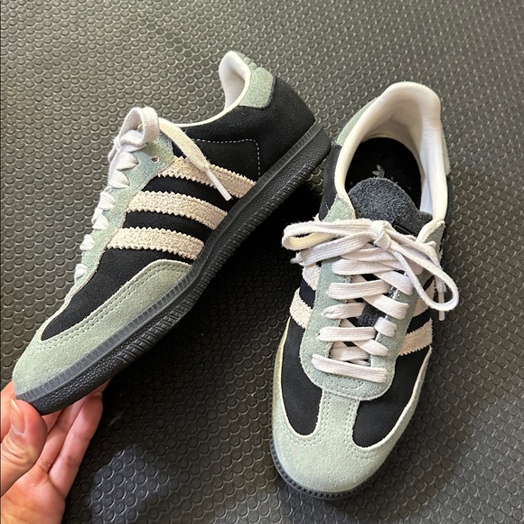 Adidas Samba Sneakers - Picture 4 of 10